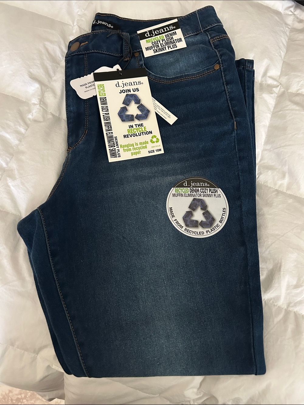 d. jeans Stretch Skinny Jeans
Super dark rinse blue, super soft black dark hope